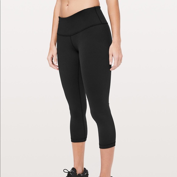 lululemon athletica Pants - Lululemon Wunder under cropped leggings
